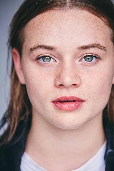 Luna Wedler - NILS SCHWARZ PHOTOGRAPHY