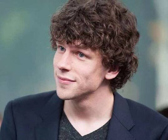 Jesse Eisenberg Biography - Facts, Childhood, Family Life & Achievements