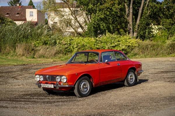 Prodal se vůz Alfa Romeo za 1,2 milionu korun. Patřil Karlu Gottovi