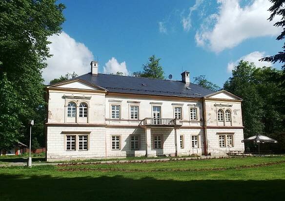 Soubor:Hošťálková, zámek (1).jpg