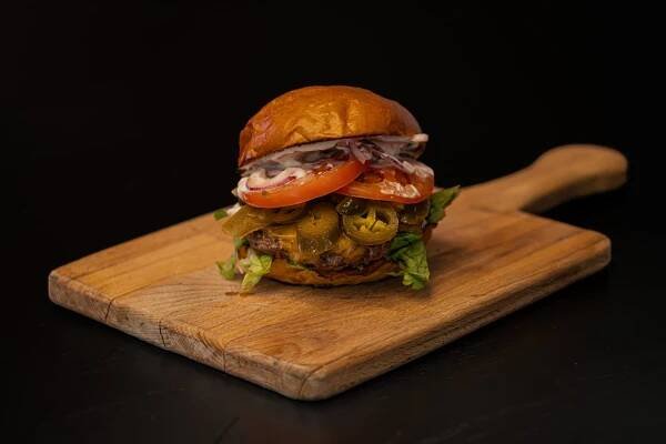 Tom's Pizza & Burgers | Wolt | Delivery | Prague