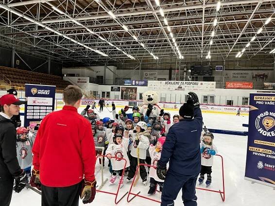 HC Lední Medvědi Pelhřimov » Zájemci o hokej se zúčastnili akce Týden hokeje!