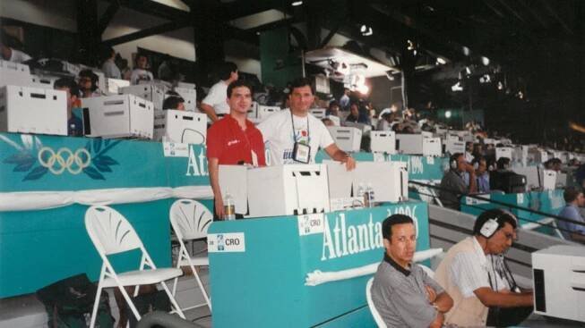 Letní olympijské hry v Atlantě,  vprostřed napravo reportér Miroslav Augustin,  1996 | foto: Archiv Českého rozhlasu
