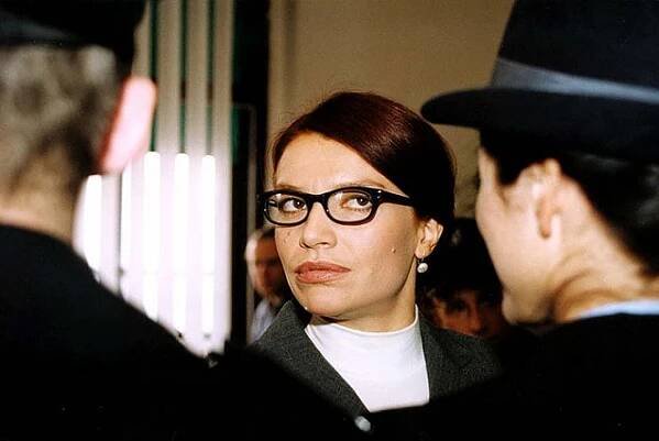 Policajti z předměstí - Z filmu - Petra Lustigová