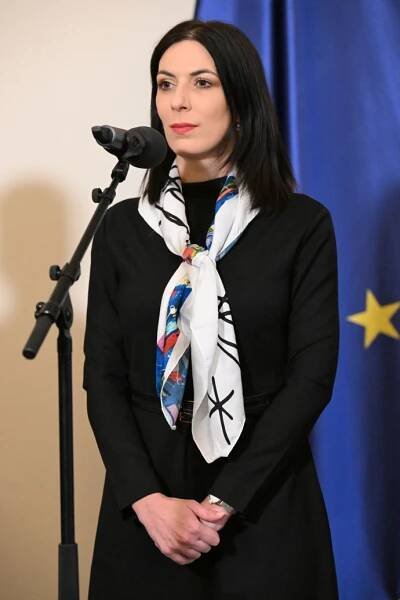 FOTO: Předsedkyni Sněmovny Markétě Pekarové Adamové to slušelo. – stránka 56