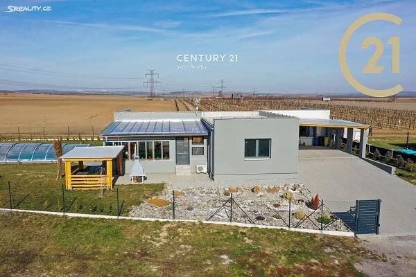 Prodej  rodinného domu 243 m², pozemek 1 324 m², Těšetice, okres Znojmo