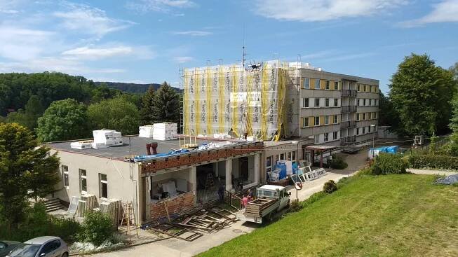 STŘEDNÍ ZDRAVOTNICKÁ ŠKOLA, Turnov, 28. října 1390, příspěvková organizace - Stavíme a vylepšujeme!