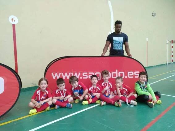 Os Bibes rematan oitavos no Torneo do Sagrado Corazón