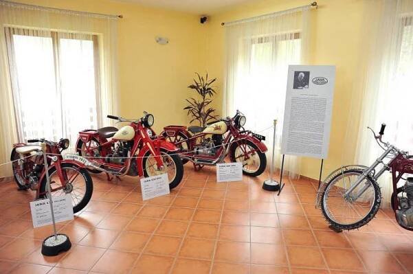 MUZEUM MOTOCYKLŮ KŘIVOKLÁT