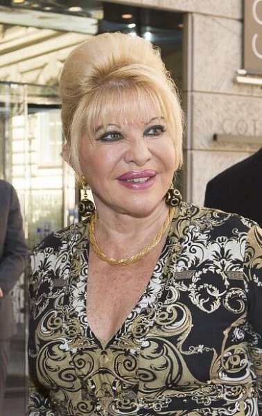 Co se dělo s tělem Ivany Trumpové (†73) po obřadu? Manévry a rakev na dohled od golfového hřiště!