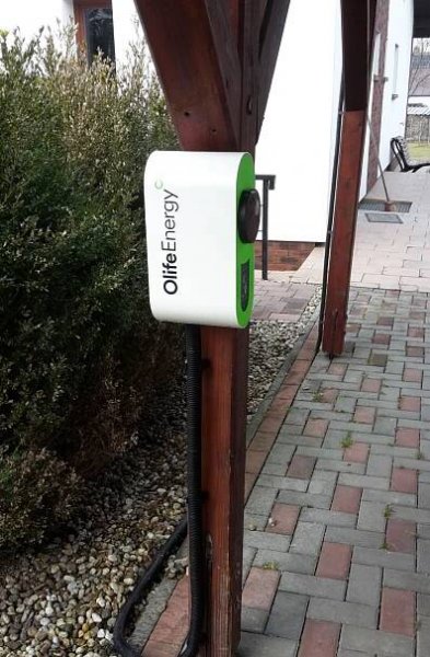Fotovoltaická elektrárna s dobíjecí stanici pro elektromobil a GreenBoxem - Kozlovice | FVE Arpeg