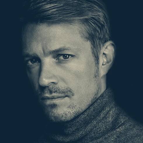Joel Kinnaman (Re-release) - Anna Faris is Unqualified Podcast : Anna Faris is Unqualified Podcast