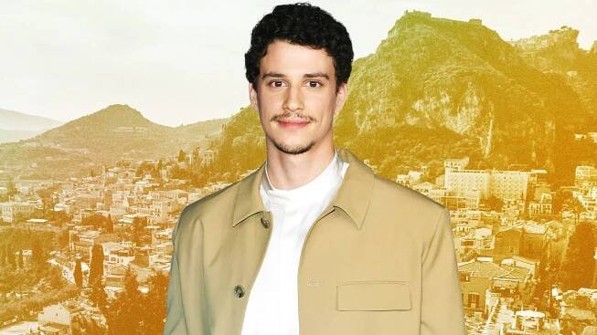 Adam DiMarco star of 'The White Lotus' season two.