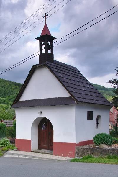 Soubor:Kaplička, Svatý Stěpán, Brumov-Bylnice, okres Zlín.jpg