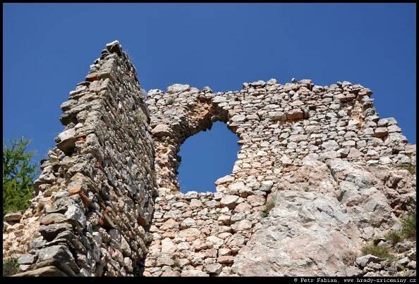 Hrad Vršatec / hrady-zriceniny.cz