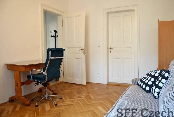 Zařízený byt 3+1 k pronájmu Praha 2 blízko I.P. Pavlova a centra