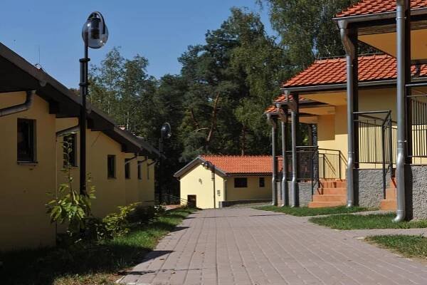 Budova, kde se prázdninový areál nachází