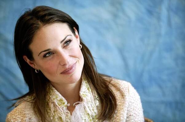 Claire Forlani