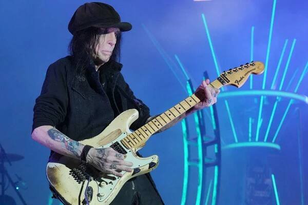 Mötley Crüe's Mick Mars Sues Band After Tour Exit Due to Health, Says They Attempted to Fire Him