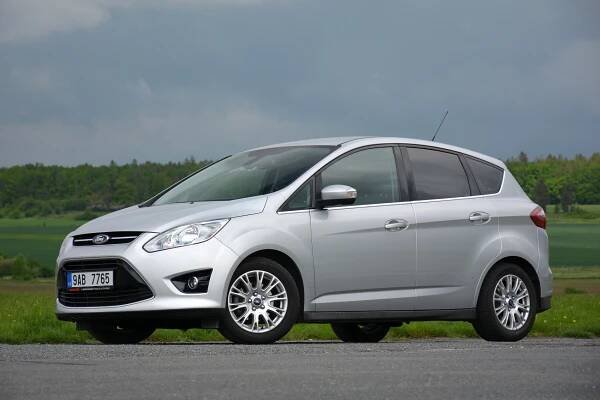 Test ojetiny: Ford C-Max je skvělé rodinné auto, které nikdo nechce