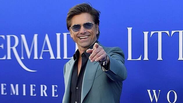 John Stamos (Los Angeles, 8. května 2023)
