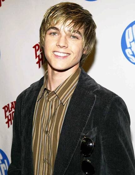 Jesse McCartney arrives at the Popstar! Magazine's album release party for McCartney's new CD 