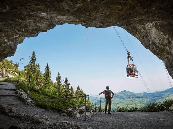 Bergwandern auf der Ebenalp 🥾🏔️🌺 - Luftseilbahn Wasserauen-Ebenalp 🚠