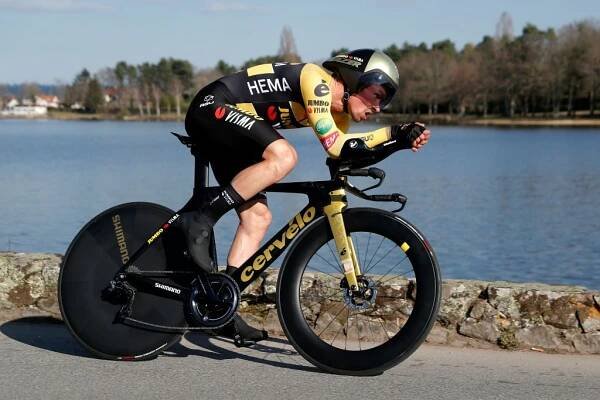 MONTLUCON FRANCE  MARCH 09 Primoz Roglic of Slovenia and Team Jumbo  Visma sprints during 80th Paris  Nice 2022 Stage 4 a 134km individual time trial from Domrat to Montluon  ParisNice  WorldTour  on March 09 2022 in Montlucon France Photo by Bas CzerwinskiGetty Images