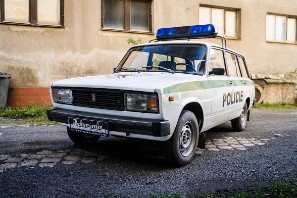Česká policejní Lada ruské výroby: Spolehlivou techniku kazí zlobící elektrika