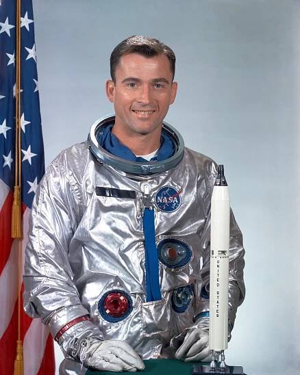 group_2_astronauts_young
