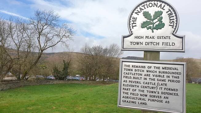 Castleton Town defences
