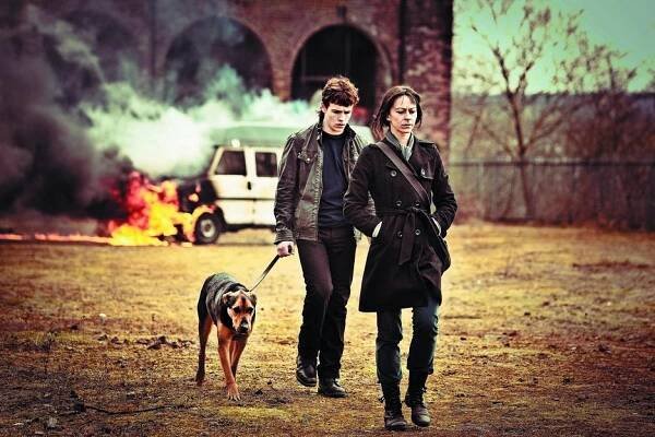 Niall Bruton, Kate Dickie - Outcast - Z filmu