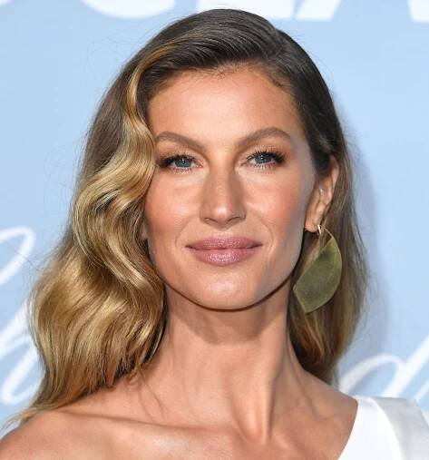 Gisele Bündchen Wore the Tiniest Denim Shorts and the Biggest Matching Jacket