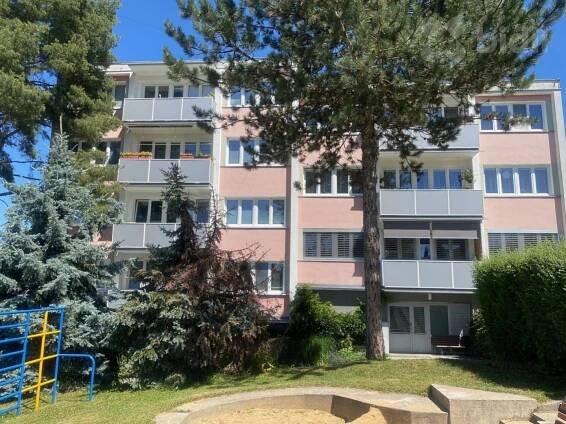 Pronájem krásného bytu 3+1 v centru Zlína - Pronájem bytu 3+1 83 m², třída Tomáše Bati, Zlín