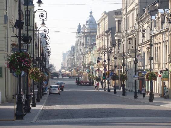 Soubor:Ulica Piotrkowska in Lodz.JPG – Wikipedie