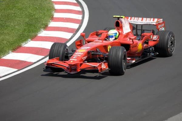 Soubor:Felipe Massa 2008 Canada.jpg