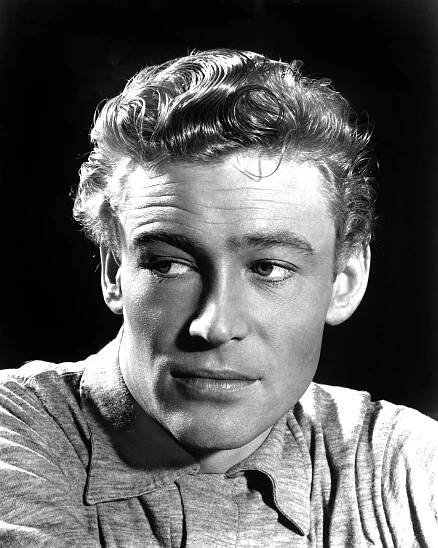 Peter O’Toole, ‘one of the giants of film and theatre,’ dies at 81