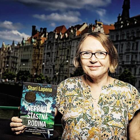 Kanadská prozaička Shari Lapena má v oblibě příšerné lidi