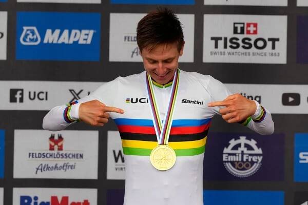 Cyklistika má nového kráľa. Pogačar sa postaral o famózny únik a získal titul majstra sveta
