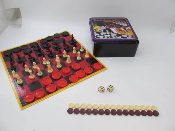 Soubor her společenská hra šachy Backgammon vrhcáby  - undefined