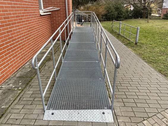 Zlín - Statická nájezdová rampa - ALTECH