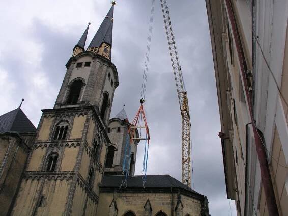 Kostel sv. Mikuláše v Chebu se po nových věžích dočká další... | Karlovy Vary