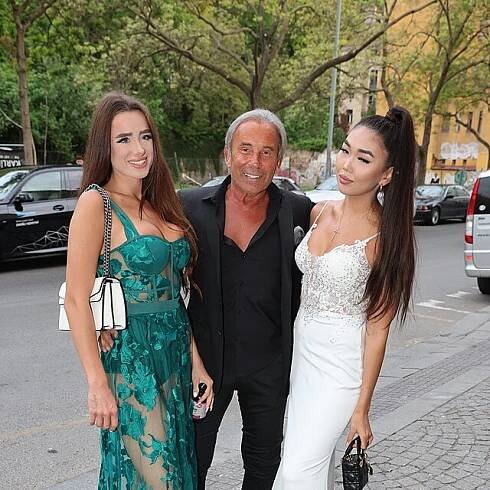 Prý podnikatel Leo Beránek přišel na Miss Czech Republic v doprovodu o dvě generace mladší manželky a její kamarádky.