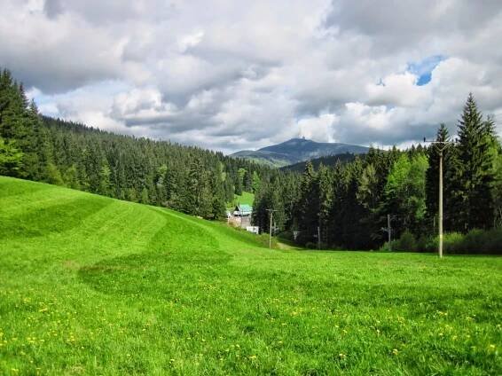 Pohodové léto pod Lysou horou: polopenze, sauna a možnost koupání v sudech