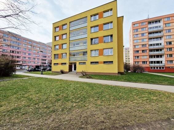 Pronájem bytu 1+kk 32 m², Vodárenská, Kladno, Středočeský kraj
