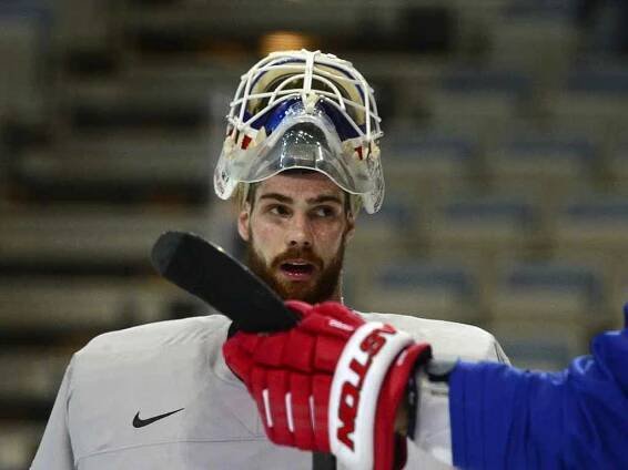 Opustí brankář Alexander Salák KHL?