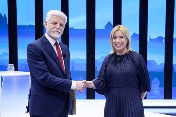 Petr Pavel a Danuše Nerudová rozdávali úsměvy na všechny strany. 