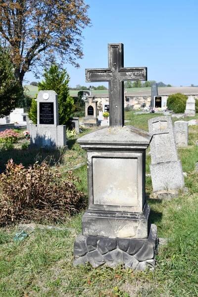 Dlažkovice | Detail hřbitova | Databáze historických hřbitovů