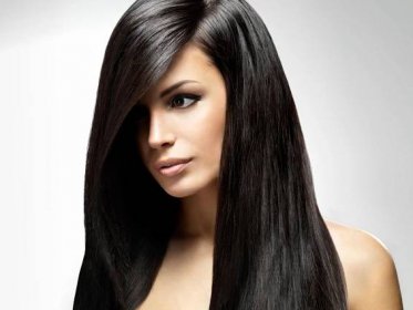 Střihy pro rovné vlasy (49 fotografií): módní dámské střihy pro těžké, hrubé a nepoddajné vlasy 2021