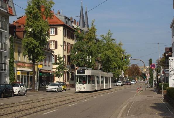 Freiburg – Straßenbahnen und Busse in Krefeld